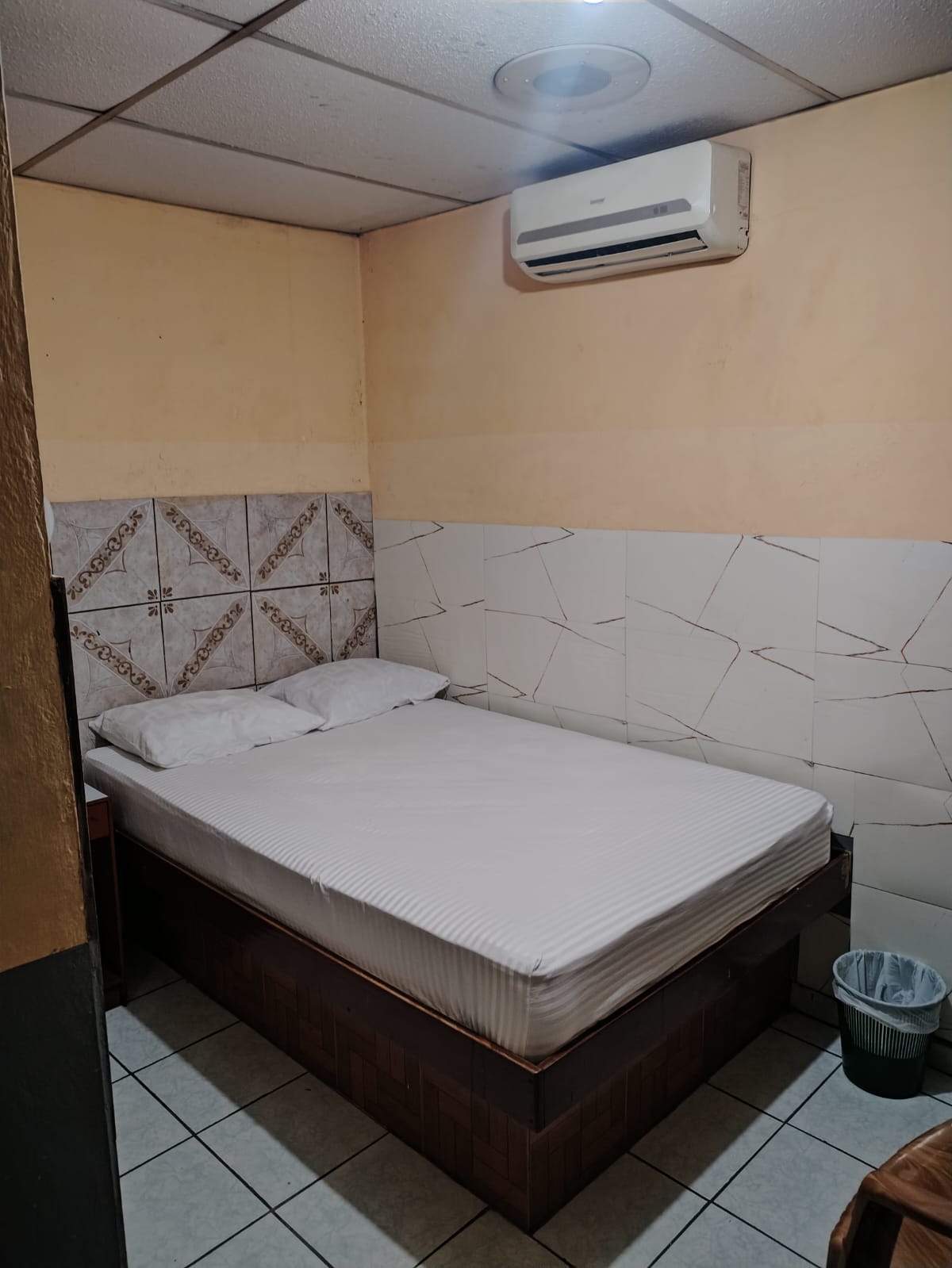 Habitación con aire acondicionado